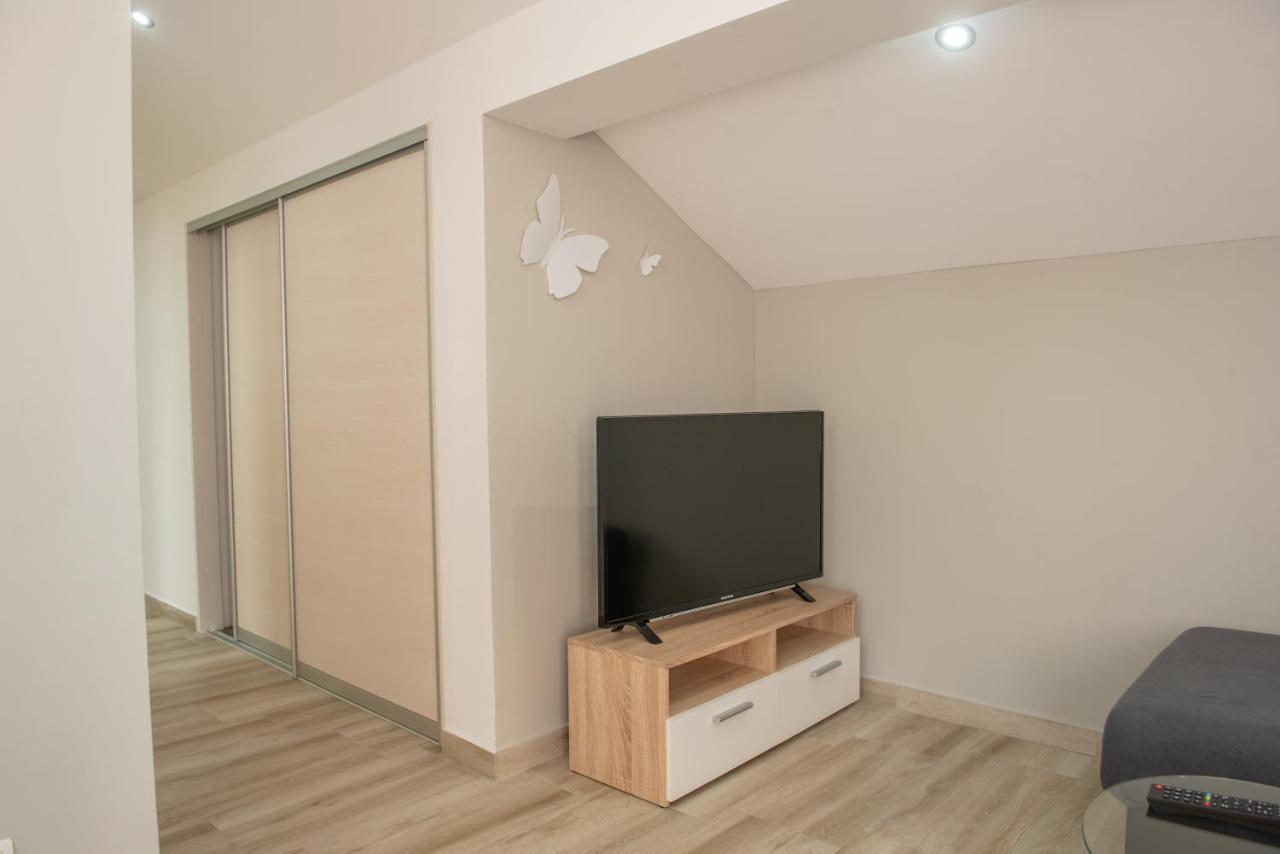 Apartman Eva Vrsi Buitenkant foto
