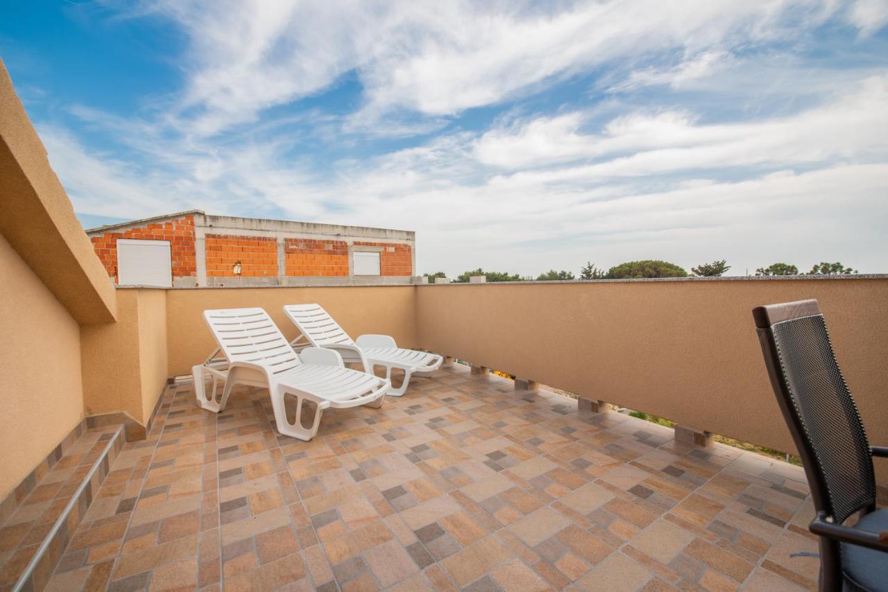 Apartman Eva Vrsi Buitenkant foto