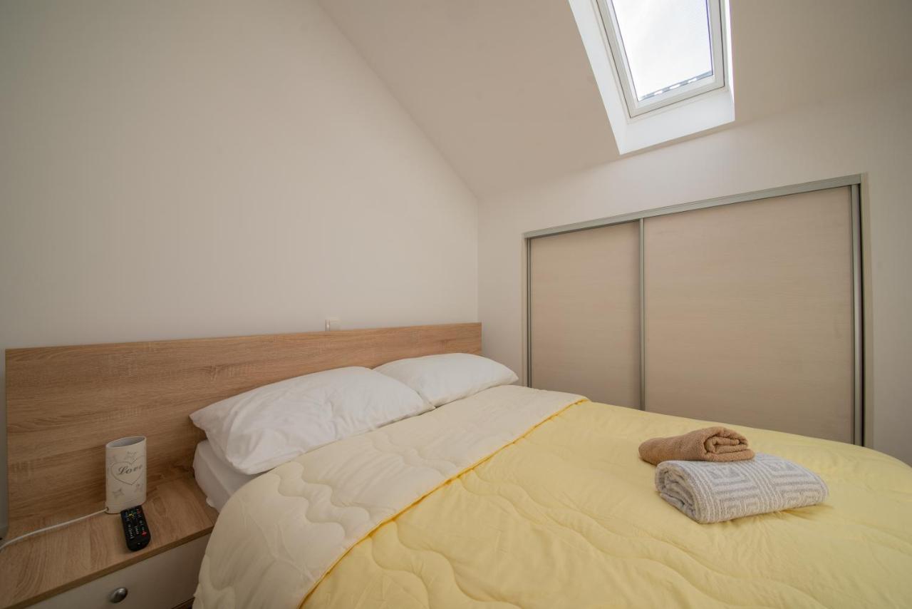 Apartman Eva Vrsi Buitenkant foto
