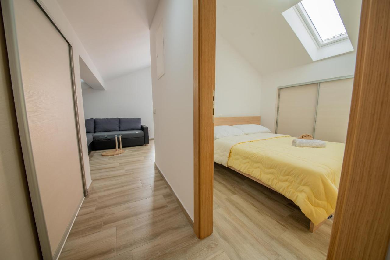 Apartman Eva Vrsi Buitenkant foto