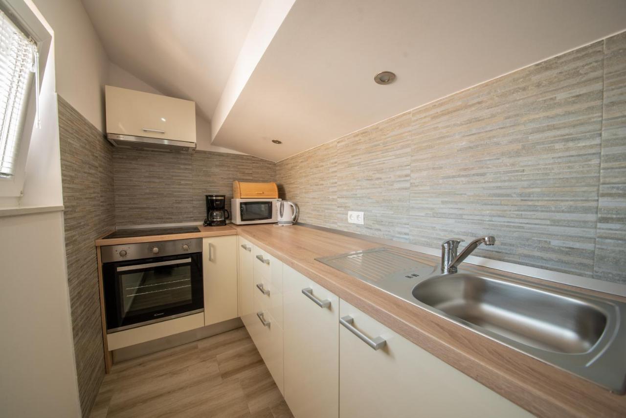 Apartman Eva Vrsi Buitenkant foto