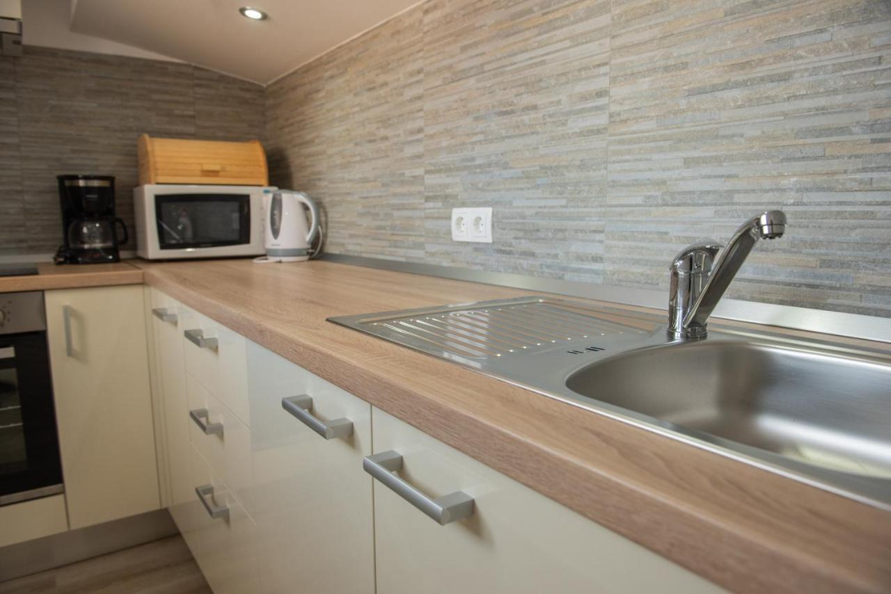 Apartman Eva Vrsi Buitenkant foto