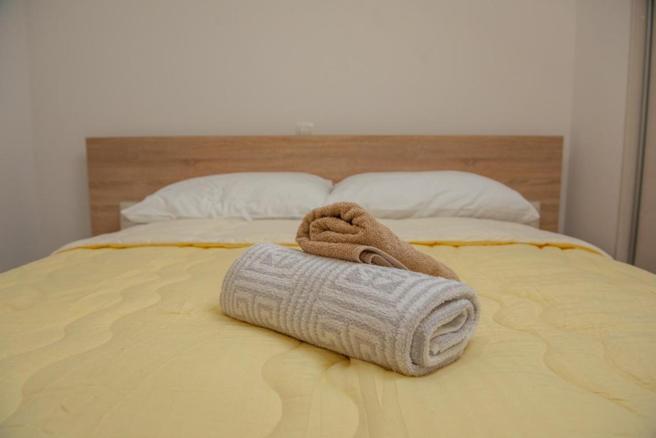 Apartman Eva Vrsi Buitenkant foto